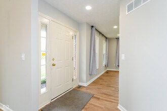 241 E Fall Creek Pkwy S Dr in Indianapolis, IN - Building Photo - Building Photo
