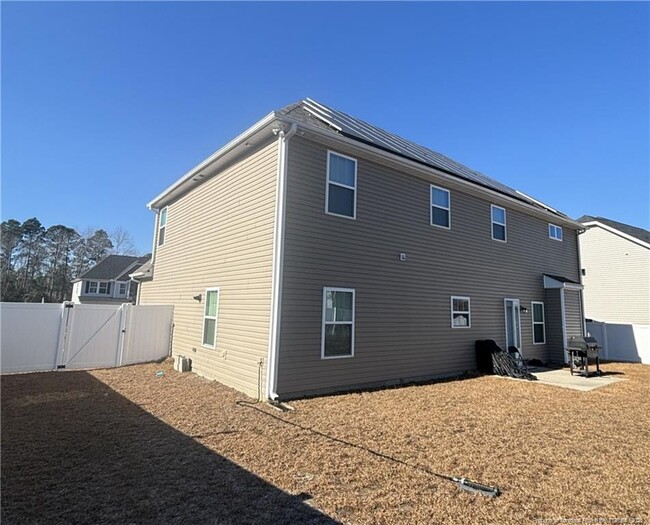 232 Old Montague Way in Cameron, NC - Foto de edificio - Building Photo