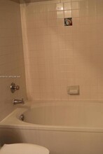 1865 Palm Cove Blvd, Unit verano in Delray Beach, FL - Foto de edificio - Building Photo