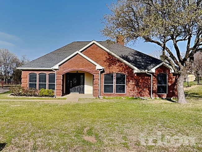 2601 Trail Tree Ct in Burleson, TX - Foto de edificio - Building Photo