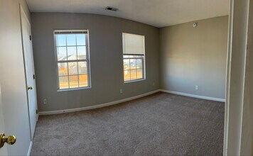 109 Weststone Blvd in Fuquay Varina, NC - Foto de edificio - Building Photo