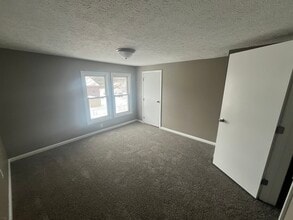 638 Sherman St in Geneva, OH - Building Photo - Building Photo