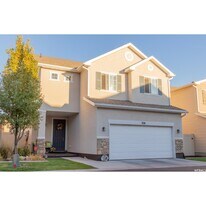 928 W Stonehaven Dr in North Salt Lake, UT - Building Photo
