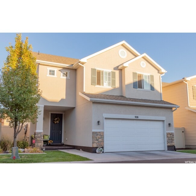 property at 928 W Stonehaven Dr