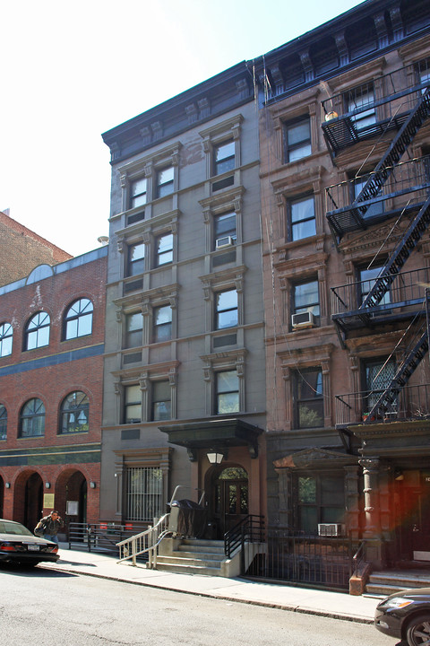 Michalski Residence in New York, NY - Building Photo