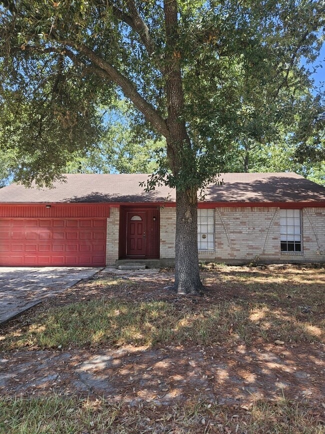 property at 2 Ollerton Ln
