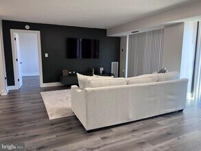 2230 George C Marshall Dr in Falls Church, VA - Building Photo - Building Photo