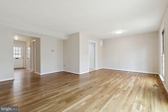 1535 Chatham Colony Ct in Reston, VA - Building Photo - Building Photo
