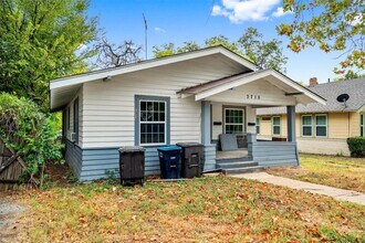 3715 Travis Ave, Unit 123 in Fort Worth, TX - Foto de edificio - Building Photo