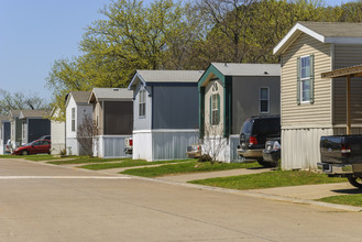 Shady Grove Ranch in Grand Prairie, TX - Building Photo - Building Photo