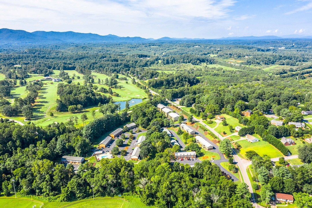 Woodbridge Apartments in Morganton, NC - Foto de edificio