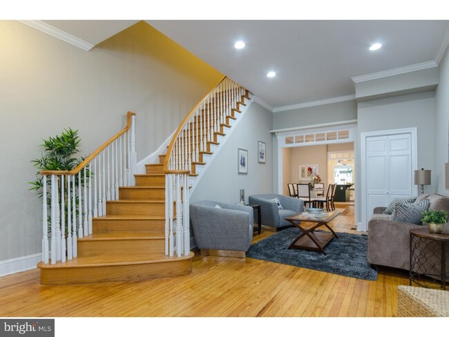 property at 791 S 2nd St