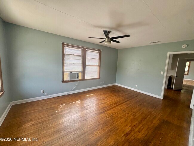 2338 Oak St in Jacksonville, FL - Foto de edificio - Building Photo
