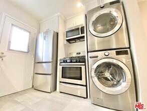 1037 S Shenandoah St-Unit -2 in Los Angeles, CA - Building Photo - Building Photo