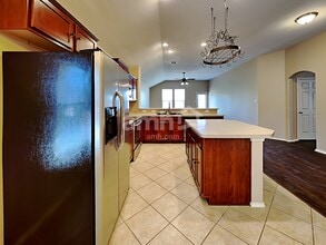 1117 Luckenbach Dr in Forney, TX - Foto de edificio - Building Photo