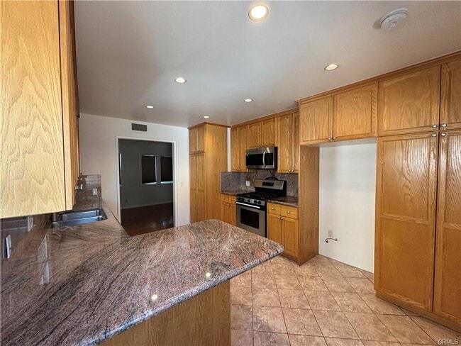 21327 De La Osa St in Los Angeles, CA - Building Photo - Building Photo