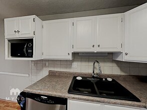 7020 E Girard Ave, Unit 109 in Denver, CO - Building Photo - Building Photo