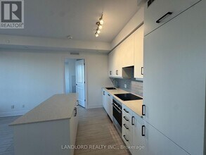 30-1230 Elm Dr W in Mississauga, ON - Building Photo - Building Photo