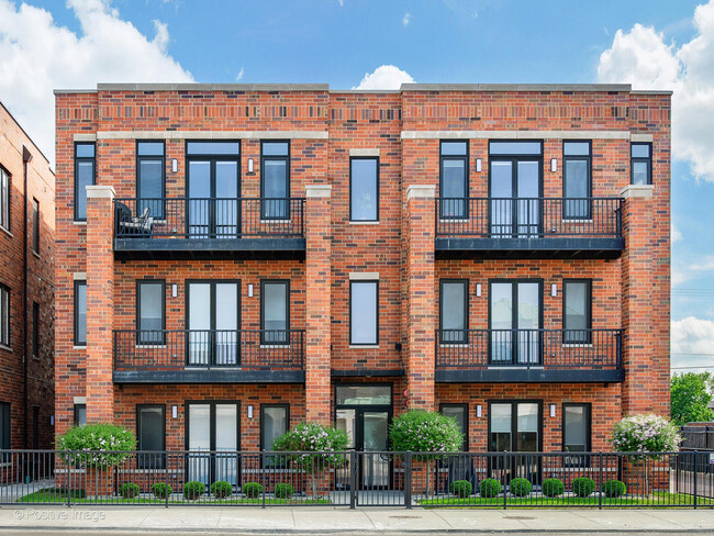 property at 7355 W Grand Ave
