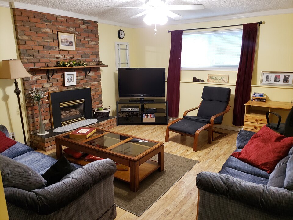 11049 Fuller Cres S in Delta, BC - Building Photo