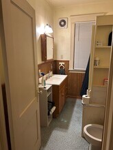 1075 Lakepointe St, Unit 1075 in Grosse Pointe Park, MI - Foto de edificio - Building Photo