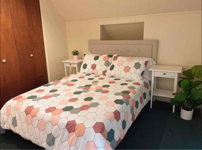 5432 Baywood St-Unit -3 in Pittsburgh, PA - Building Photo - Building Photo