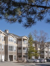 Steeplechase on Maple in Omaha, NE - Foto de edificio - Building Photo