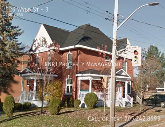 526 Wyld St in North Bay, ON - Building Photo