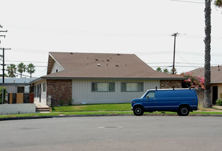 1522 E Locust Ave in Orange, CA - Building Photo - Building Photo