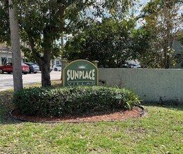 3872 NW 76th Ave in Sunrise, FL - Building Photo - Building Photo