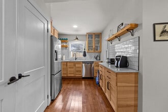 14 Signal Hill Rd in St John's, NL - Building Photo - Building Photo