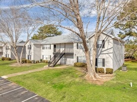 Springlake Apartments in Leesburg, GA - Building Photo
