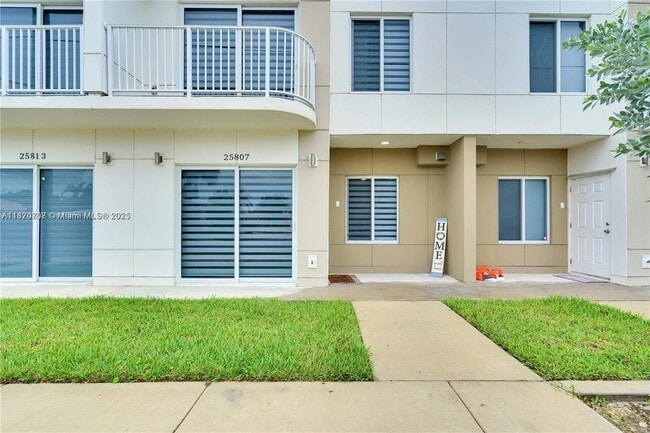 25807 SW 139th Ct in Homestead, FL - Building Photo - Building Photo