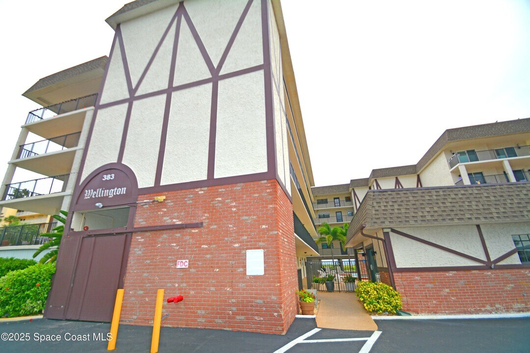 383 N Atlantic Ave in Cocoa Beach, FL - Building Photo