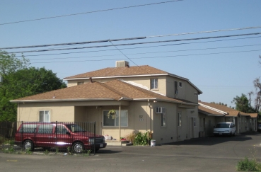 5702 Lindhurst Ave in Marysville, CA - Building Photo