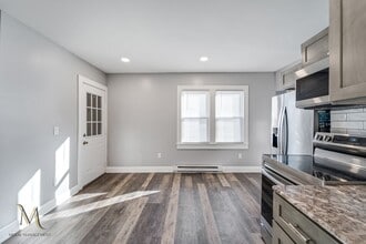 19-21-21 Daniel St in Springfield, MA - Building Photo - Building Photo