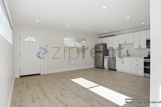 290 E Marker St in Long Beach, CA - Building Photo - Building Photo