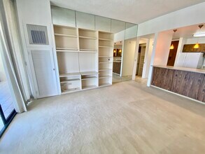 1717 Mott Smith Dr in Honolulu, HI - Building Photo - Building Photo