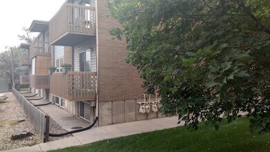 1612 Cottonwood Dr in Louisville, CO - Building Photo - Building Photo