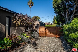 2441 14th St in Santa Monica, CA - Building Photo - Building Photo