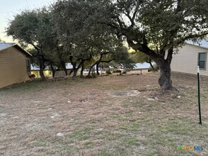 466 Clearview Canyon in Canyon Lake, TX - Foto de edificio - Building Photo