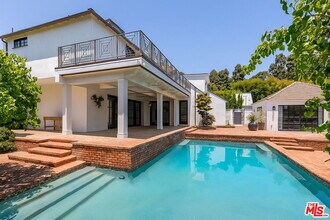 908 N Rexford Dr in Beverly Hills, CA - Building Photo - Building Photo