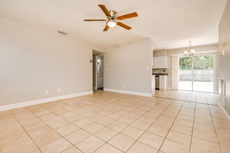 3608 Sunfish Dr SE in St. Petersburg, FL - Building Photo - Building Photo