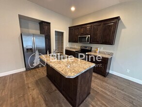 5181 Ryanne Way in Iona, ID - Building Photo - Building Photo