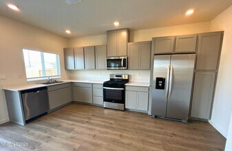 7481 Capstone Dr in Reno, NV - Building Photo - Building Photo