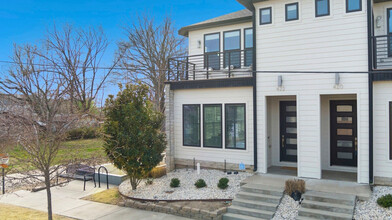422 SW C St in Bentonville, AR - Building Photo - Building Photo