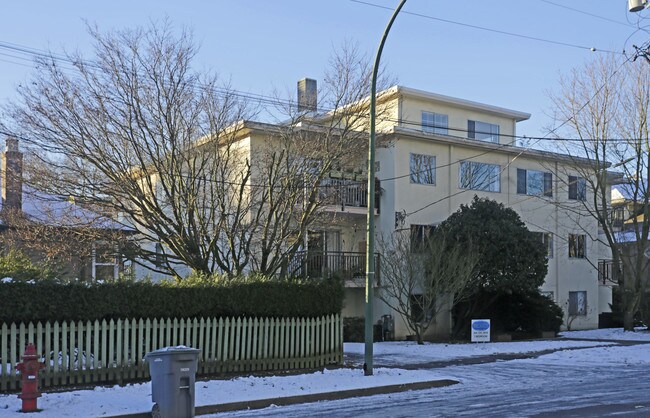 Highbury Place in Vancouver, BC - Building Photo - Building Photo