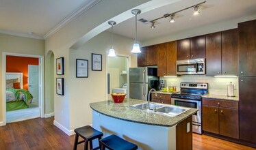 2951 N Loop 336 W in Conroe, TX - Building Photo - Building Photo