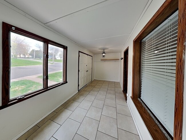 212 Division St E in Buffalo, MN - Building Photo - Building Photo