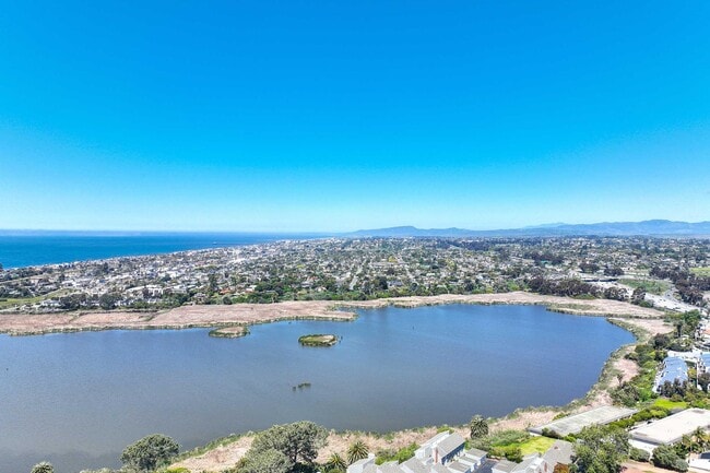 Elan Park Place Carlsbad in Carlsbad, CA - Foto de edificio - Building Photo